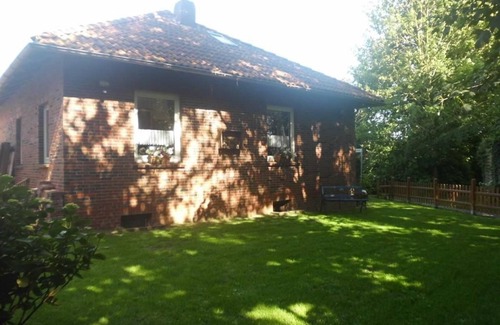 Loppersum House | Harken - Holiday home Lea - holiday house, shower, toilet, 2 bedrooms