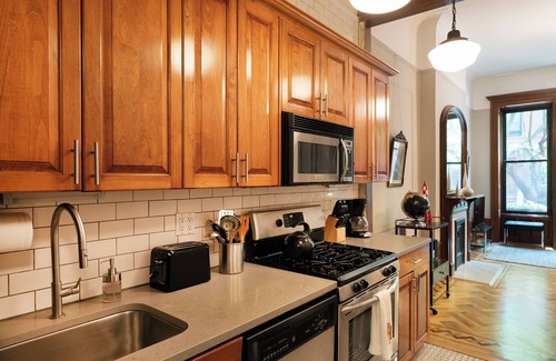 Central Park North Apartment | Harlem Hideaway Parlor Apartment