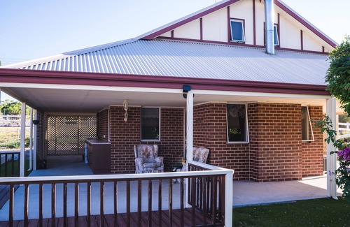 Mariginiup Cottage | Harmony Acres offers a peaceful, tranquil getaway for couples and families