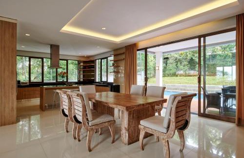 Bandung Villa | Harmony Hilltop City View Villa 4 bedrooms with a private swimming pool