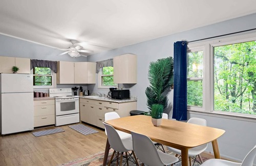 Kabletown House | Harpers Ferry Cottage: Hot Tub, WiFi, Dog-Friendly
