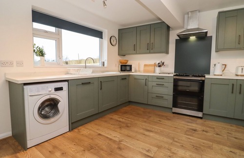 Peopleton Cottage | HARRAN ANNEX, pet friendly, with open fire in Peopleton