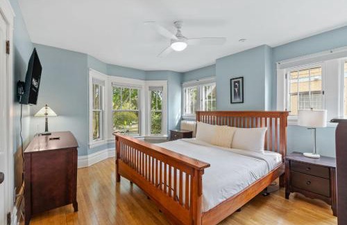 Linden Hills Villa | Harriet House