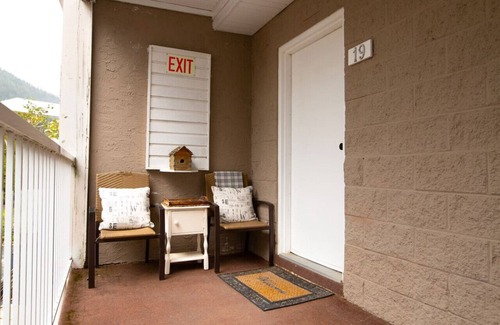 Harrison Hot Springs Condo | Harrison Lake Retreat Studio Suite