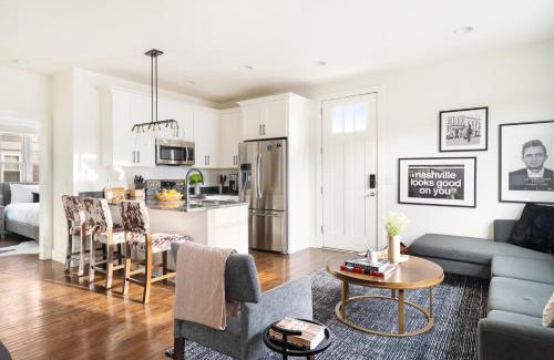 Chestnut Hill House | Hart Suite Buyout 3 by AvantStay Two Town House Buyout w Modern Amenities in Nashville