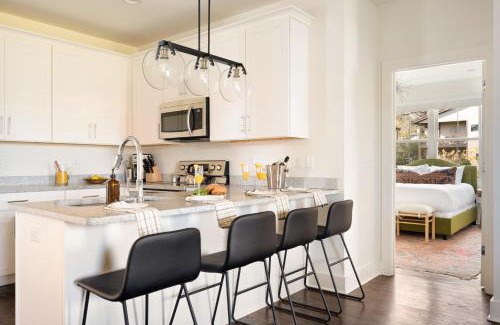 Chestnut Hill House | Hart Suite Buyout 5 by AvantStay Two Town House Buyout w Modern Amenities in Nashville