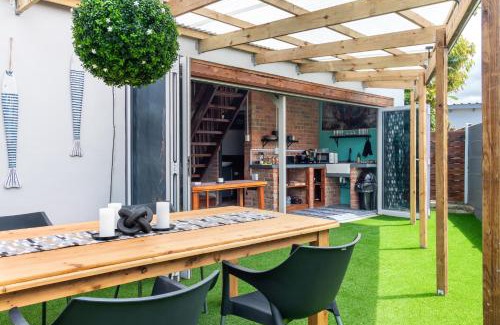 Hartenbos Apartment | Hartenbos Breakaway Boathouse