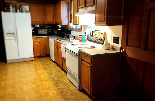 Townville Cabin | Hartwell Lake Vacation Retreat