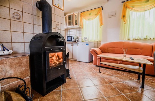 Brezice House | Harvest Horizon Holiday Home with Sauna - One Bedroom Holiday Home
