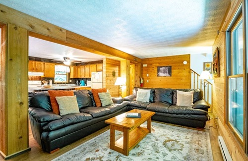 Old Timberline House | Harvest Moon - 712 Cabin Mountain Road