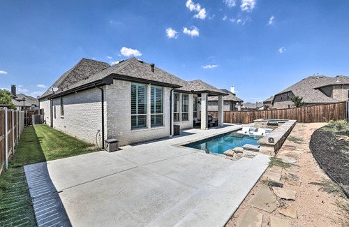 Tarrant County House | Haslet Family Home w/Fire Pit, Hot Tub & BBQ