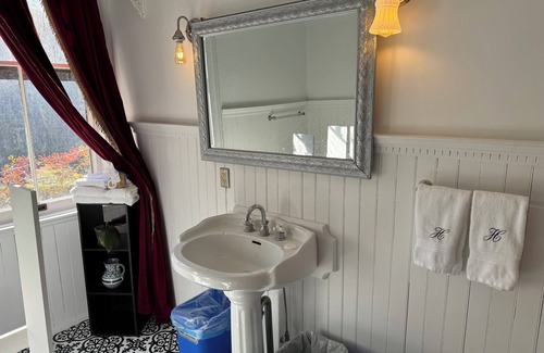 Fort Plain Bed & Breakfast | Haslett House