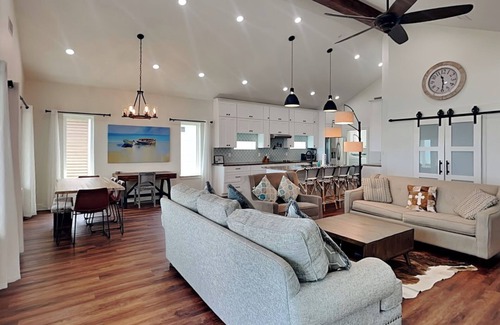 Isla Del Sol House | Hasta Bay Vista Baby! | Waterfront Retreat, Hot Tub +BreathTaken sunset.