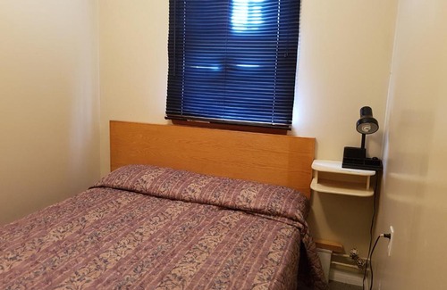 Medicine Hat Hotel | Hat Motel