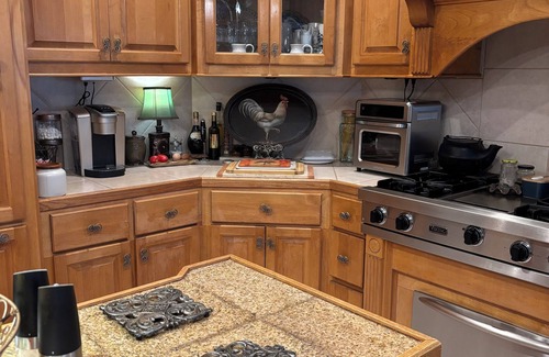 Hattiesburg House | Hattiesburg 5 bedroom home in Oak Grove with heated pool and close to ballpark.