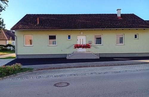 Perzendorf House | Haus Anton