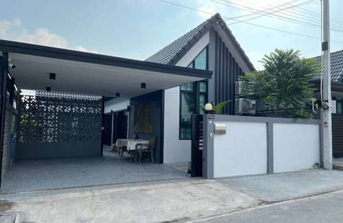 Nong Pla Lai House | Haus mit Pool zu Vermieten