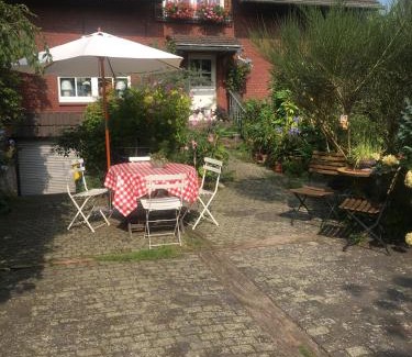 Lank-Latum Apartment | Haus Rothenstein, ruhige FeWo, ca. 10 min. zu Messe und Flughafen