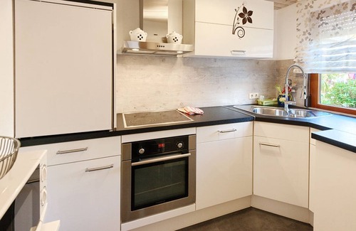 Bad Krozingen Apartment | Haus Sonnenschein - Holiday flat 1