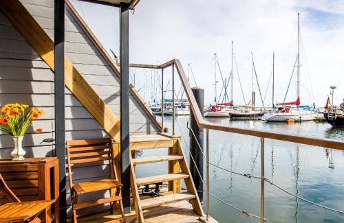 Burgstaaken Boat Rental | Hausboot Kaddi`s Sunshine - Huus & Meer