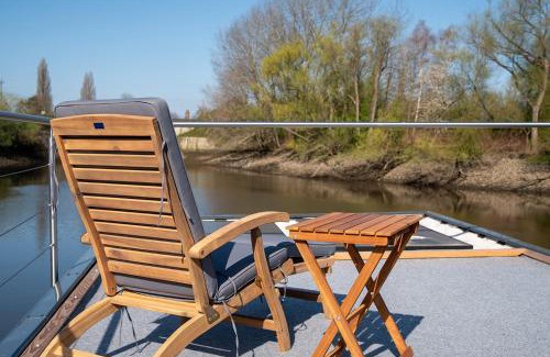 Neuland Boat Rental | Hausboot WILMA
