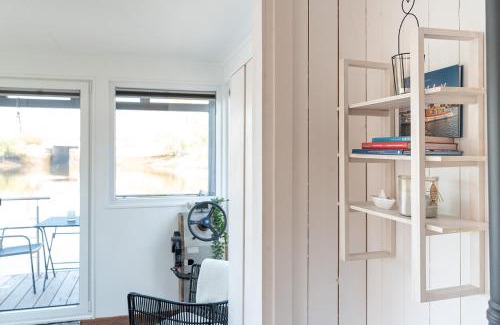 Neuland Boat Rental | Hausboot WILMA