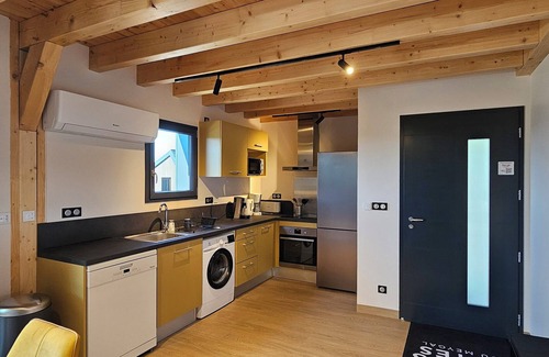 Queyrieres Ski Chalet | Hauts Gites du Meygal: 3 gîtes for 24 people :Reservations only on request