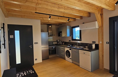 Queyrieres Ski Chalet | Hauts Gites du Meygal: 3 gîtes for 24 people :Reservations only on request