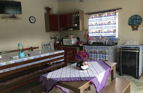 Vila Paula House | Have a wonderful time at the Romantic and Charming Corner