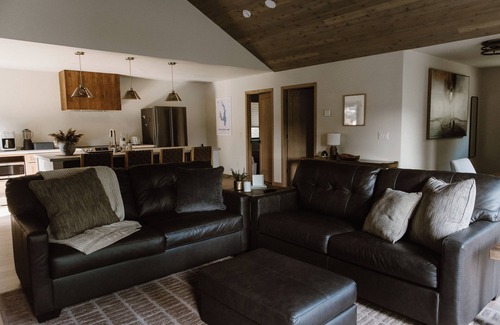 New Lisbon House | Haven+Hyde: Charming 2-bd, 1 bath w/HOT TUB in Castle Rock Lake, WI