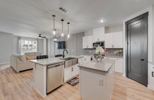 Princeton House | Haven II-Brand new, charming, cozy getaway, WIFI