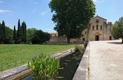 Lauris House | Haven of peace, in the heart of the Luberon, Furnished apartment for 3 people, 5 minutes from Lourmarin