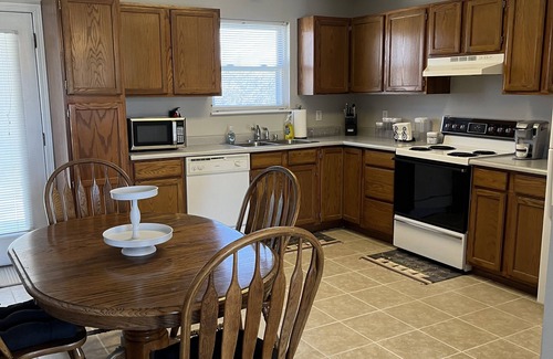 Dry Ridge Apartment | Haven Ridge is a comfortable, quiet, space minutes from the ARK Encounter.