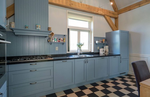 Neck House | Haven with Garden & Comfort