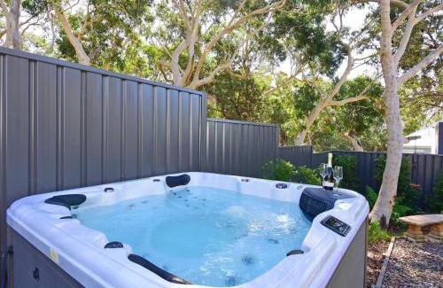 Callala Beach House | Havenwood - Pet Friendly - Spa & Community Pool