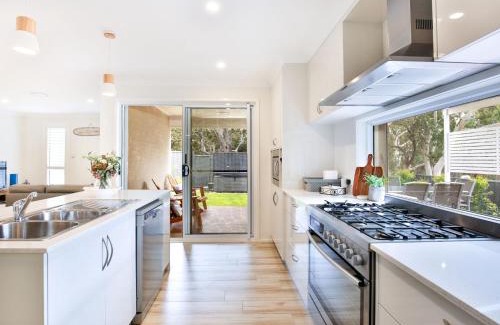 Callala Beach House | Havenwood - Pet Friendly - Spa & Community Pool