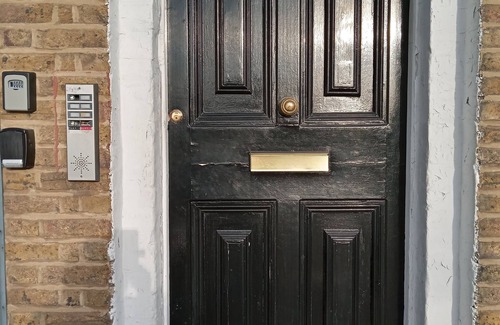 Rochester East Ward Apartment | Havisham Studio Flat Rochester, near to historic high street and attractions