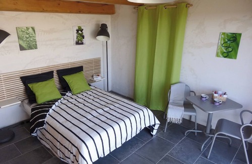 Ventenac-en-Minervois Bed & Breakfast | Havre de Paix with swimming pool and jacuzzi just a stone's throw from Narbonne