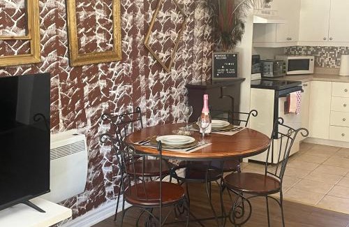 Laval Apartment | Havre de paix