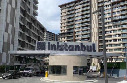 Zeytinburnu Apartment | Havuzlu, Kolay ulaşımlı,Konforlu site içi konut