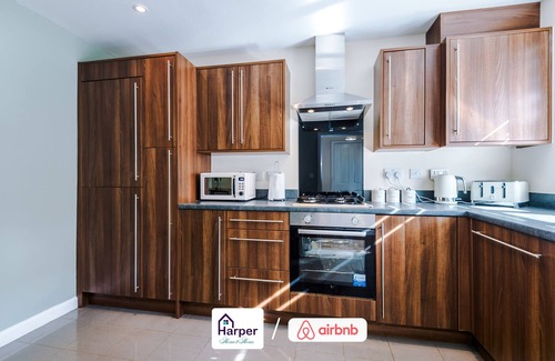 Ewloe House | Hawarden/Semi/Lounge Diner/Driveway Parking