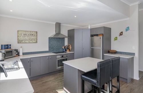Cooks Beach House | Hawk Hill Getaway - Cooks Beach Holiday Home