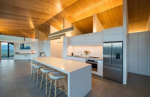 Queensberry Villa | Hawk House Your sanctuary—and your launchpad—in Central Otago