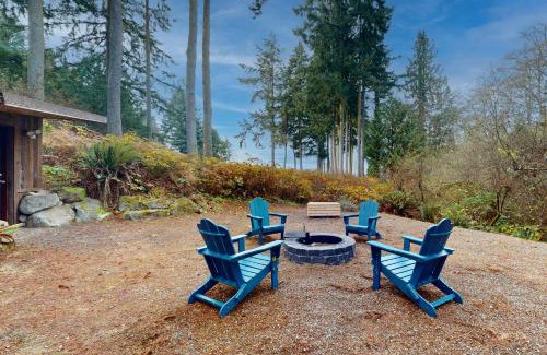 Hansville House | Hawk's Hole