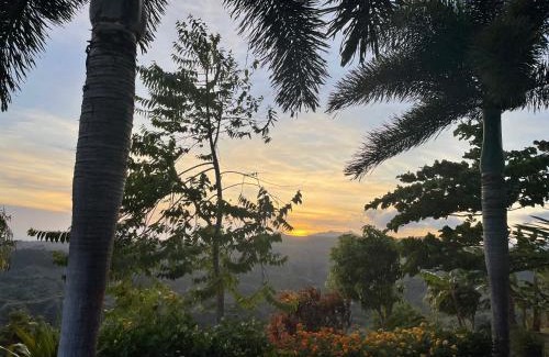 La Laguna Bed & Breakfast | Hawk's Nest Bed & Breakfast