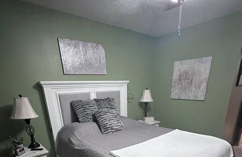 North Liberty Condo | Hawkeye Townhouse on private drive quiet and serene living