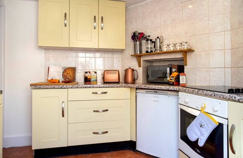 Portwrinkle Cottage | Hawkins - A Coastal Cottage with Hot Tub & Stunning Views