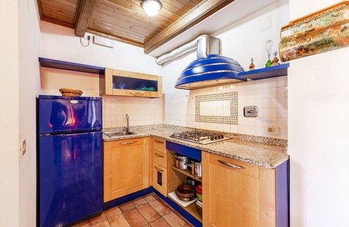 Castiglione del Lago Apartment | Hawthorn apt with shared pool family fun, Castiglione del Lago, Italy