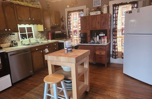 Versailles Bed & Breakfast | Hawthorne Inn