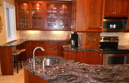 Congdon Park House | Hawthorne Manor- Perfect Duluth Location! Amazing historic home.